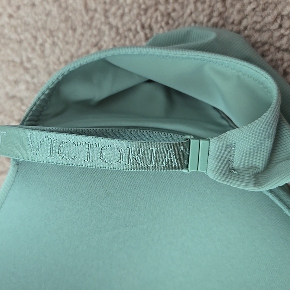 NWT Victoria's Secret T-Shirt Push Up Bra, Size 38C - Picture 5 of 5